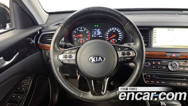 Kia K7 2016 — photo 13