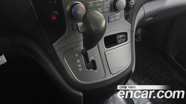 Hyundai Starex 2014 — photo 9
