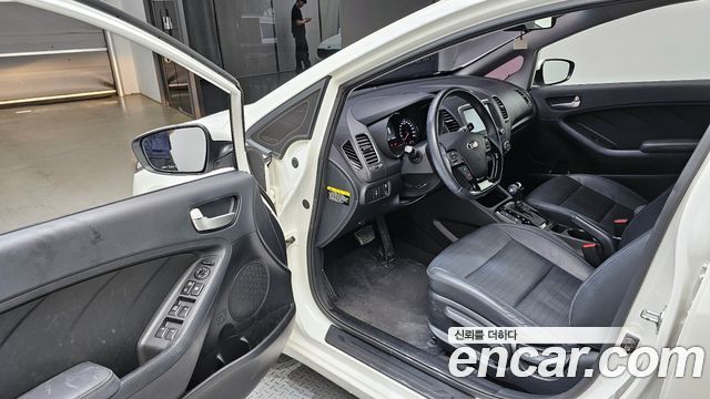 Kia K3 2017 — photo 13
