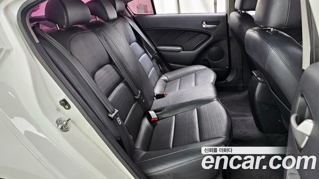 Kia K3 2017 — photo 18