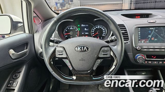Kia K3 2017 — photo 19