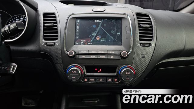 Kia K3 2017 — photo 20