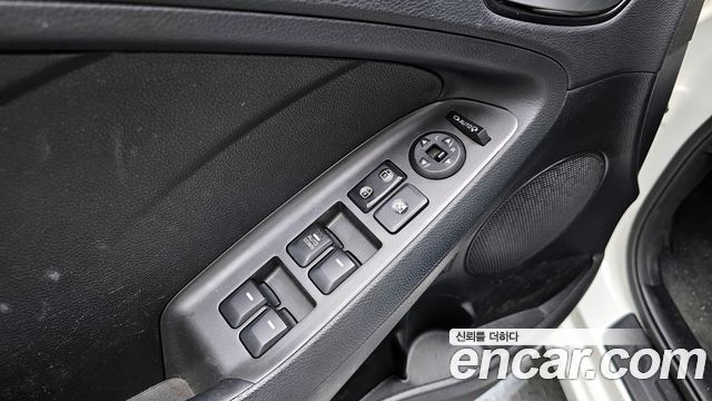 Kia K3 2017 — photo 25