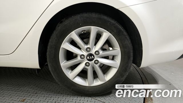 Kia K3 2017 — photo 7