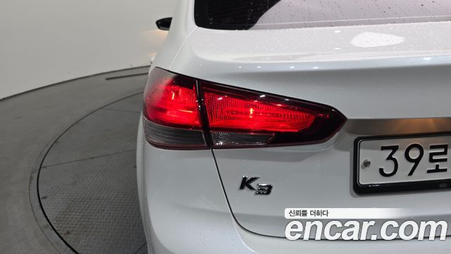 Kia K3 2017 — photo 9