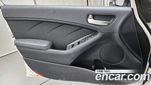 Kia K3 2017 — photo 14