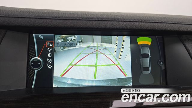 BMW 7-Series 2011 — photo 15