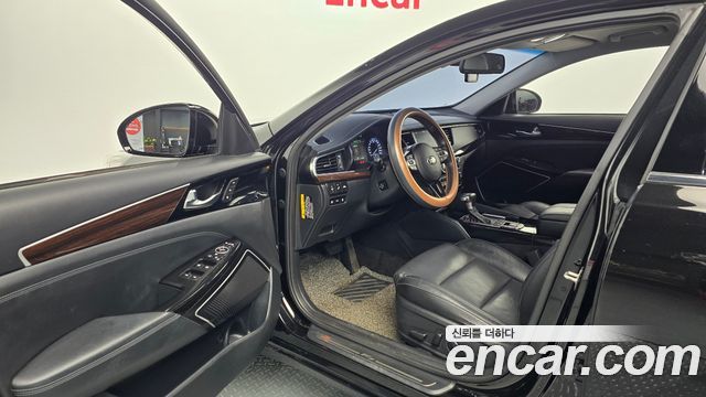 Kia K7 2018 — photo 11