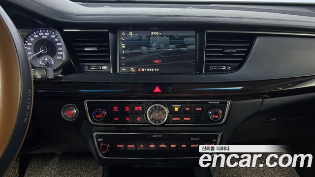 Kia K7 2018 — photo 15