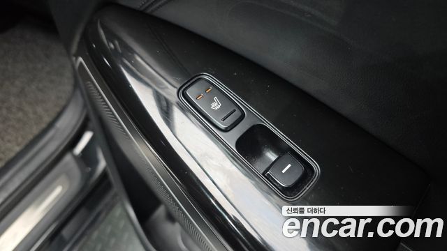 Kia K7 2018 — photo 18