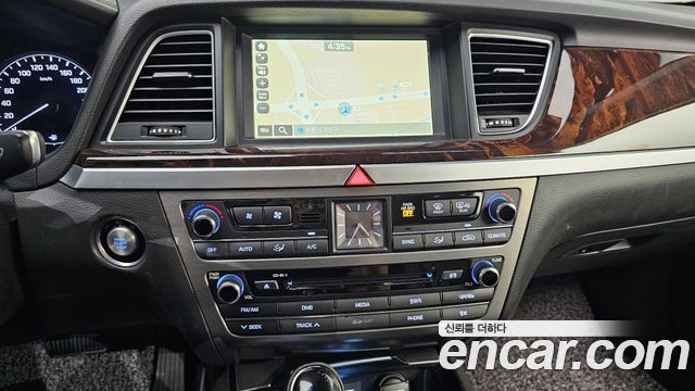 Hyundai Genesis 2016 — photo 20