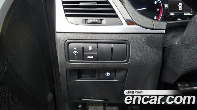 Hyundai Genesis 2016 — photo 23