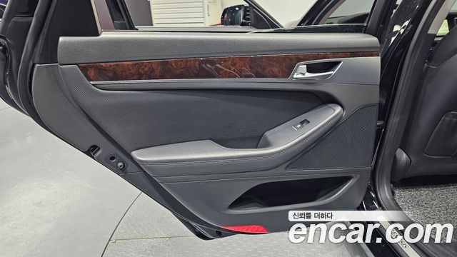 Hyundai Genesis 2016 — photo 15