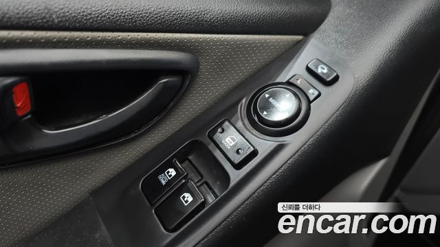Hyundai Starex 2018 — photo 16