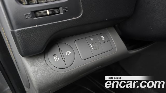 Hyundai Starex 2018 — photo 18