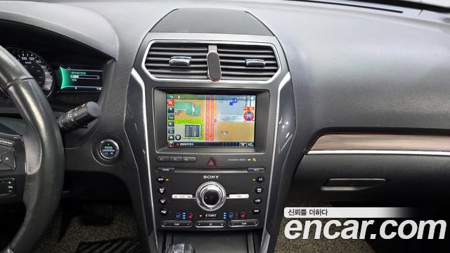 Ford Explorer 2019 — photo 14