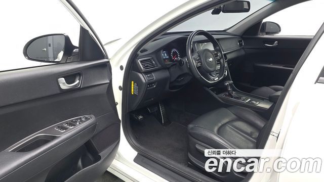 Kia K5 2018 — photo 10