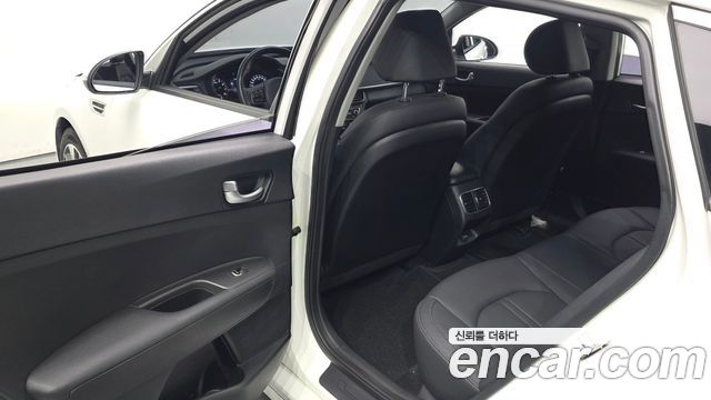 Kia K5 2018 — photo 11