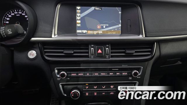 Kia K5 2018 — photo 17