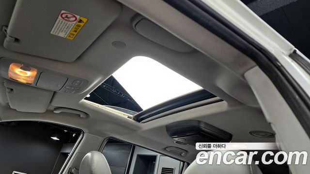 Kia Canival 2012 — photo 17