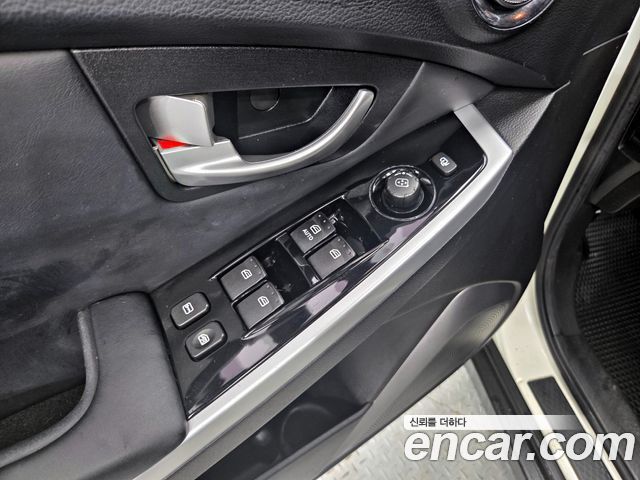 KG Mobility KORANDO 2015 — photo 14