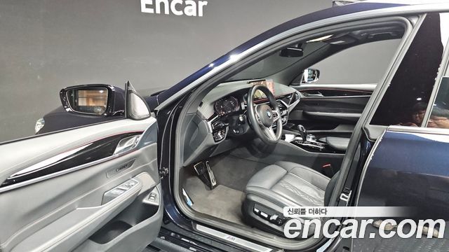 BMW Gran Turismo 2023 — photo 13