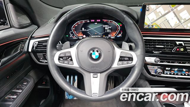 BMW Gran Turismo 2023 — photo 19