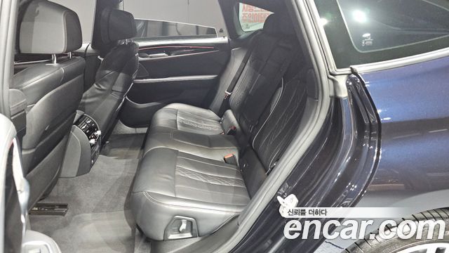 BMW Gran Turismo 2023 — photo 16