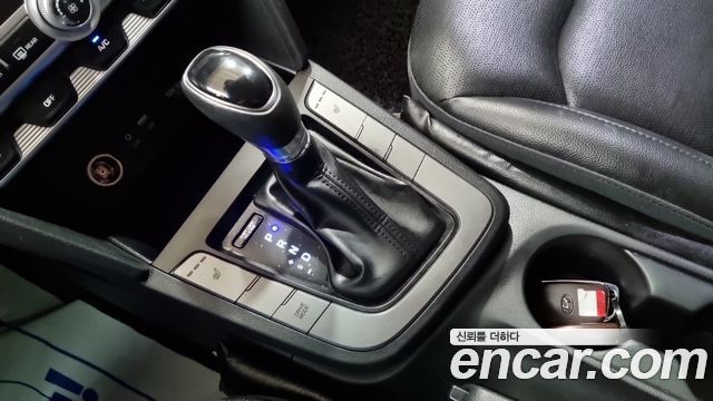 Hyundai AVANTE 2019 — photo 12