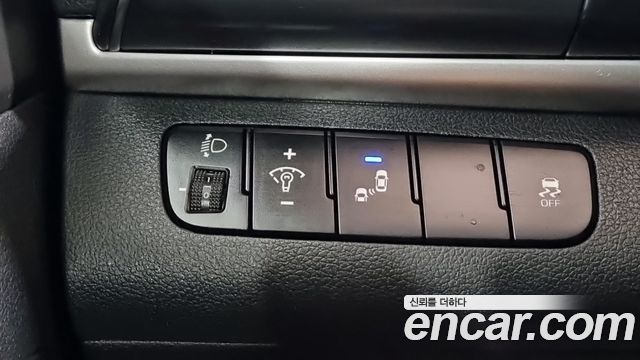Hyundai AVANTE 2019 — photo 14