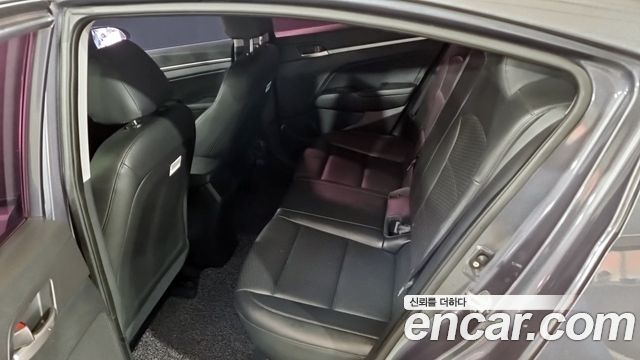 Hyundai AVANTE 2019 — photo 17