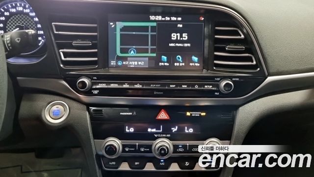 Hyundai AVANTE 2019 — photo 18