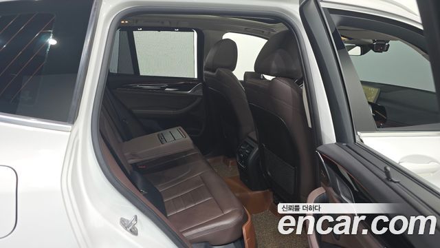 BMW X3 2018 — photo 17