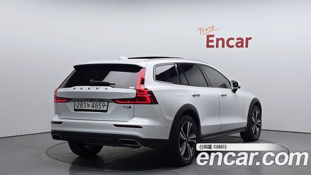 Volvo V60 2020 — photo 2