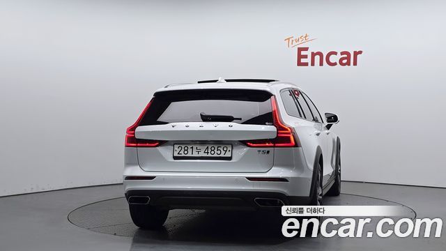 Volvo V60 2020 — photo 4