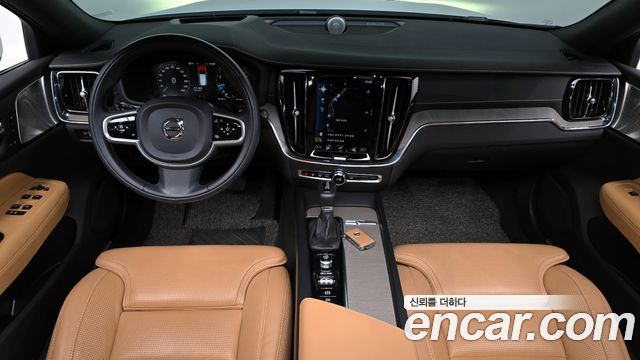 Volvo V60 2020 — photo 10