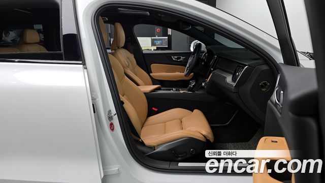 Volvo V60 2020 — photo 17