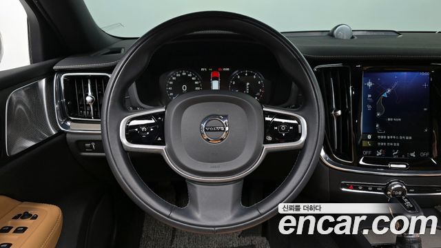 Volvo V60 2020 — photo 19