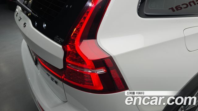 Volvo V60 2020 — photo 9
