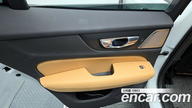 Volvo V60 2020 — photo 15