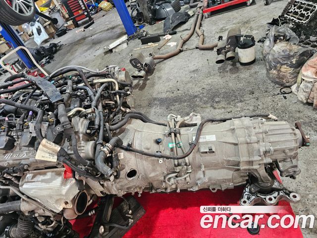 Maserati Quattroporte 2017 — photo 18