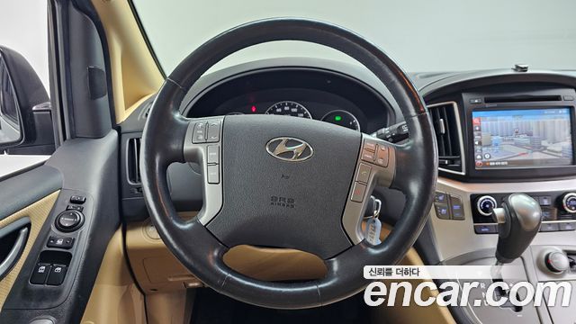 Hyundai Starex 2018 — photo 13