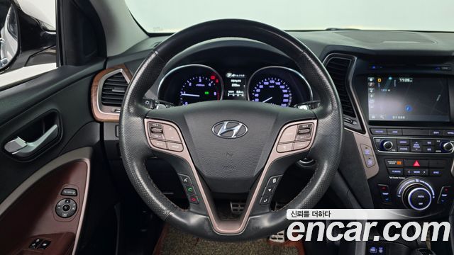 Hyundai Santafe 2017 — photo 13
