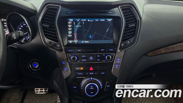Hyundai Santafe 2017 — photo 15