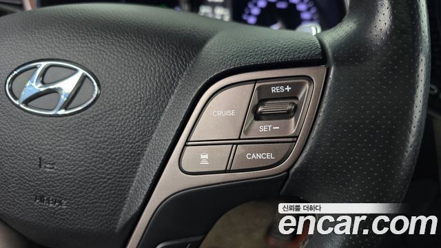 Hyundai Santafe 2017 — photo 18