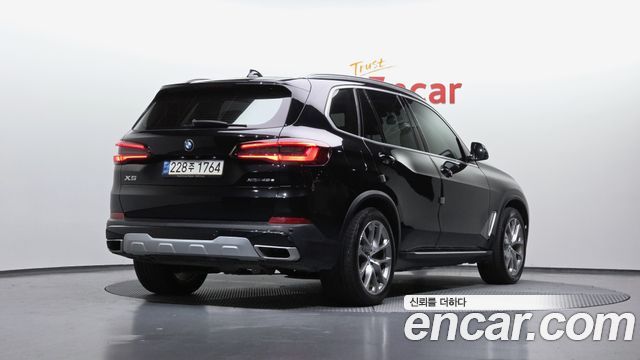 BMW X5 2021 — photo 2
