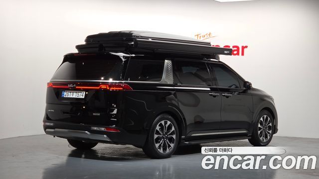 Kia Canival 2023 — photo 2