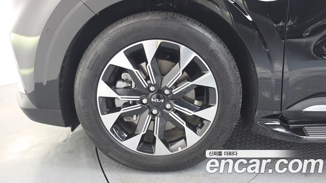 Kia Canival 2023 — photo 5