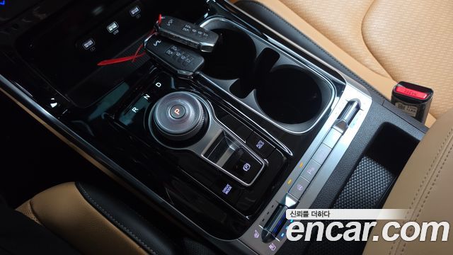 Kia Canival 2023 — photo 12