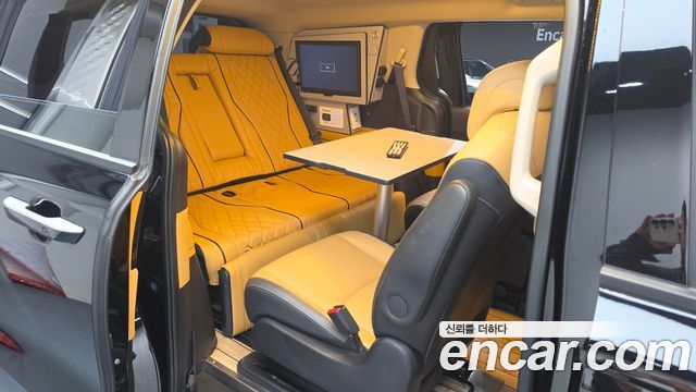 Kia Canival 2023 — photo 18